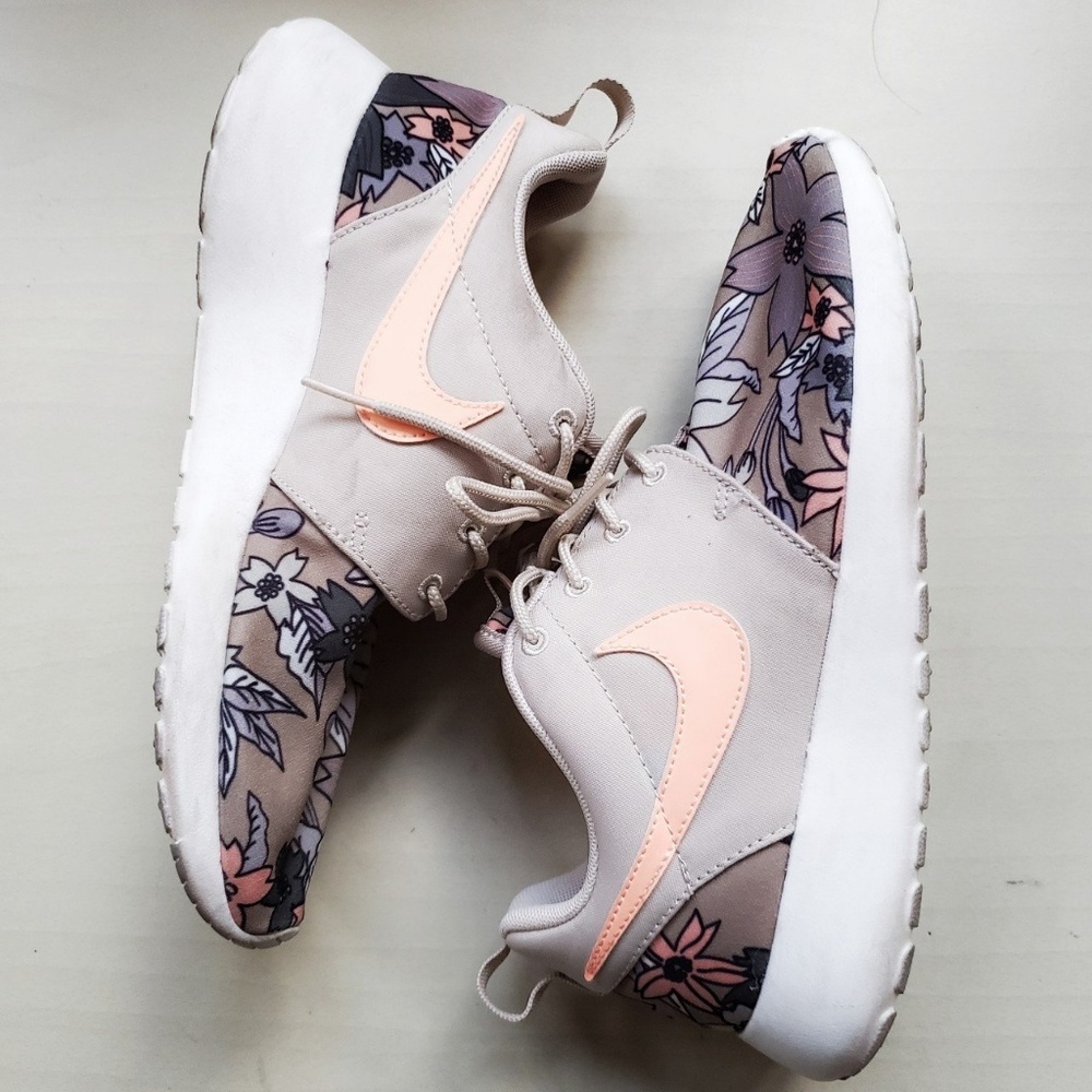 FLORAL PRINT NIKE SNEAKERS